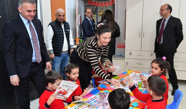 Ortahisar Belediyesi ilkokul öğrencilerine kırtasiye desteği sağladı