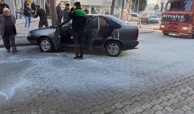 Samsun'da park halindeki araçta yangın sonucu hasar oluştu