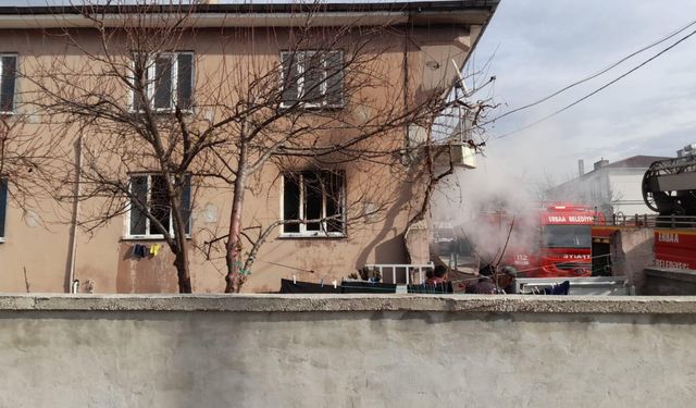 Tokat'ta yangın çıkan daire kullanılamaz hale geldi