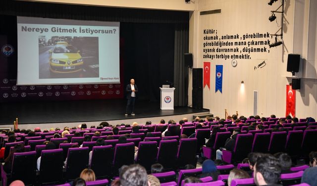 Trabzon'da öğrencilere "disiplinli çalışma ve motivasyon" semineri verildi