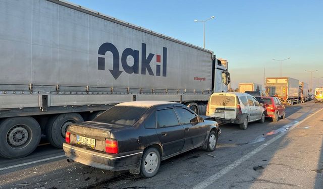 Kayseri’de 3 aracın karıştığı zincirleme kaza: 2 yaralı