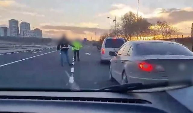 Polisin durdurduğu araçtan 20 ruhsatsız silah çıktı