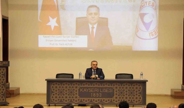 Rektör Prof. Dr. Altun, Kayseri Lisesi öğrencileri ile buluştu