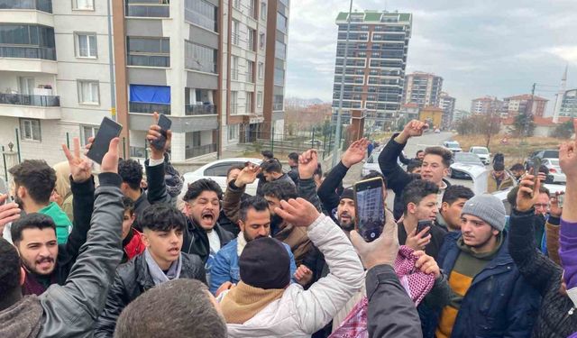 Suriye’de Esed rejiminin son bulması Ankara’da coşkuyla kutlanıyor