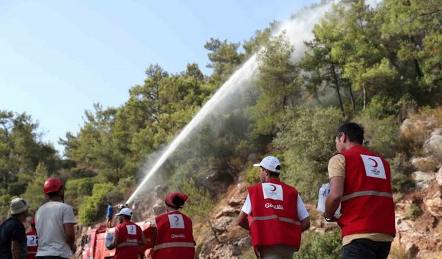 Türk Kızılay gönüllüleriyle iyiliği büyütüyor