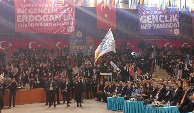 AK Parti Çorum İl Gençlik kolları kongresi tamamlandı: Onur Civan yeniden başkan!