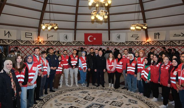 Çorum Belediye Başkanı Aşgın gençlerle şehrin geleceğini tartıştı!