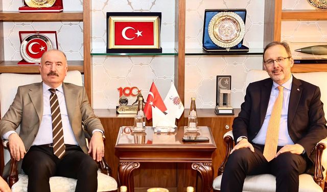 Eski Gençlik ve Spor Bakanı Mehmet Muharrem Kasapoğlu Çorum'u ziyaret etti