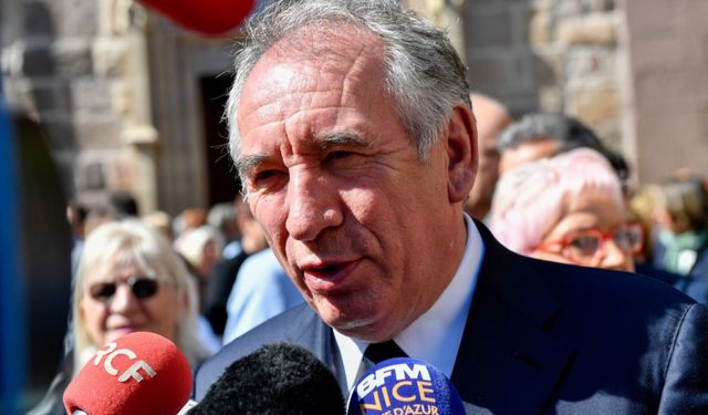 François Bayrou kimdir? Fransa'nın yeni Başbakanı François Bayrou kaç yaşında, hangi siyasi görevlerde bulundu?