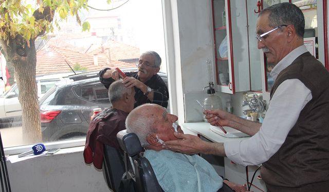 Çorum'da üç berber, yarım asırdır meslek hayatını bir arada sürdürüyor
