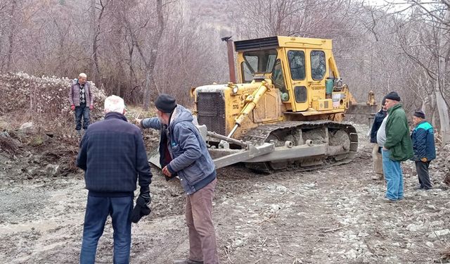 Çorum'un bu ilçesinde iki köyü birbirine bağlayan yol yarım asır sonra yeniden yapılıyor