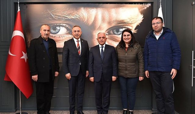 Milletvekili Mehmet Tahtasız, Mamak Belediye Başkanı Veli Gündüz Şahin’i ziyaret etti