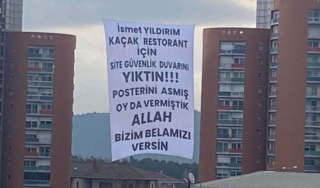 "Allah belamızı versin!" Ümraniye'de belediye başkanına pankartlı isyan