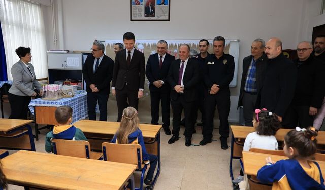 Arhavi'de okullarda karne heyecanı