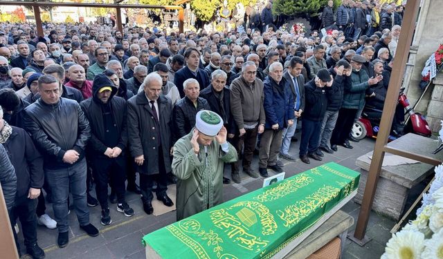 Gazeteci Küçükbayrak son yolculuğuna uğurlandı