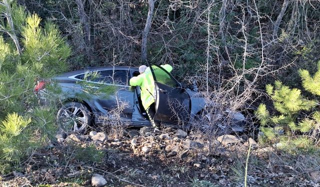 Sinop'ta iki otomobilin çarpışması sonucu 3 kişi yaralandı