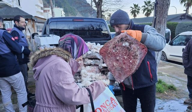 Sinop'ta kaçak avlanan 380 kalkan balığı ele geçirildi