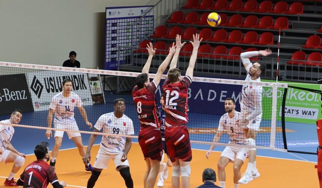 Voleybol: SMS Grup Efeler Ligi