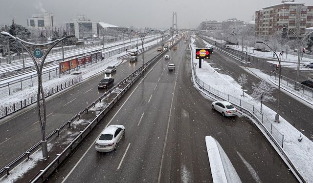 Sakarya, Kocaeli, Bartın ve Zonguldak'ta kar yağışı etkili oluyor
