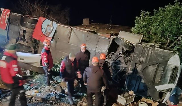 Antalya’da yolcu otobüsü kaza yaptı! Çok sayıda yaralı var