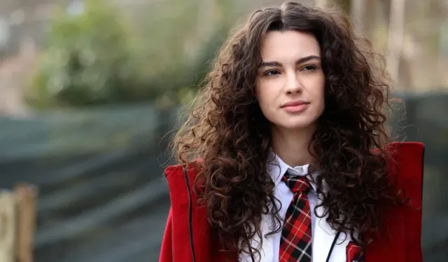 SU BURCU YAZGI COŞKUN Sevgilisi Kim? Kenan Yıldız ile Mi Aşk Yaşıyorlar?