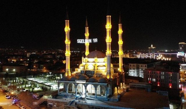 Çorum’da Ramazan Coşkusu Başladı! İlk Teravih Namazı Manevi Atmosferde Kılındı