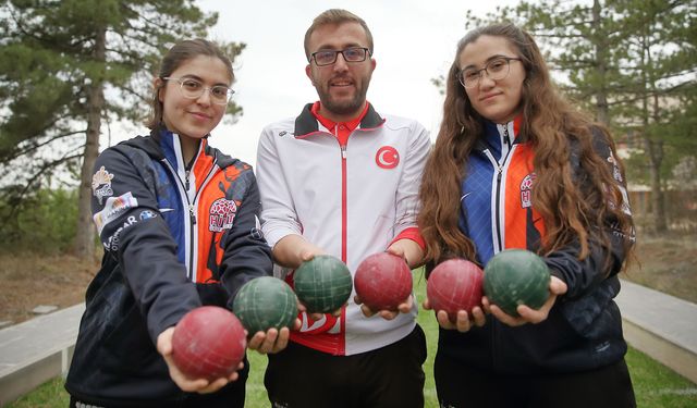 Çorum'da bocce sporcusu 3 kardeş şampiyonalara birlikte hazırlanıyor