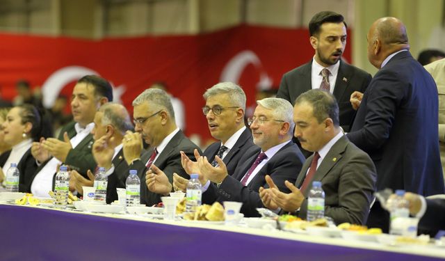 Sağlık Bakanı Memişoğlu, AK Parti Çorum İl Başkanlığının vefa iftarına katıldı