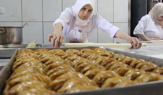 Trabzon'da tatlıcıların bayram mesaisi