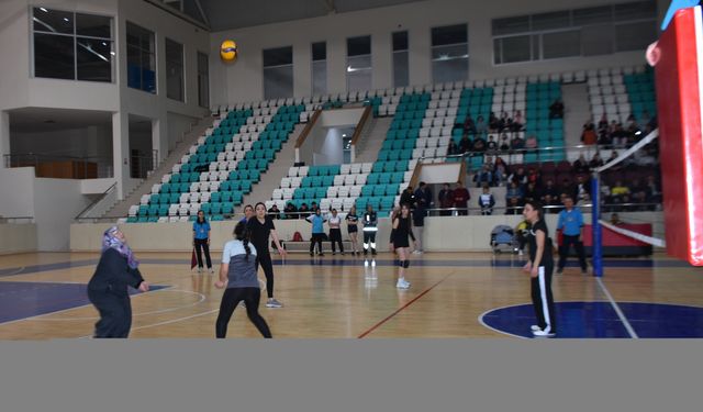Boyabat'ta Kadınlar Günü Voleybol Turnuvası sonuçlandı