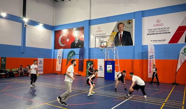 Giresun'da Yeşilay Haftası kapsamında basketbol turnuvası düzenlendi