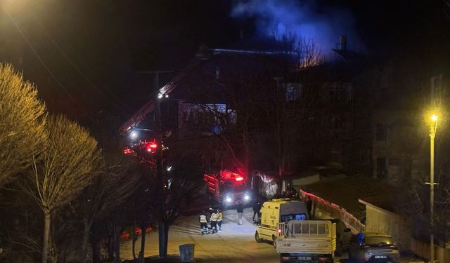 Karabük'te çatı yangını söndürüldü
