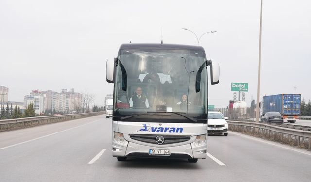 Otobüs kaptanı Fatma Atabek Şahin, 9 yıldır şehirler arasında direksiyon sallıyor