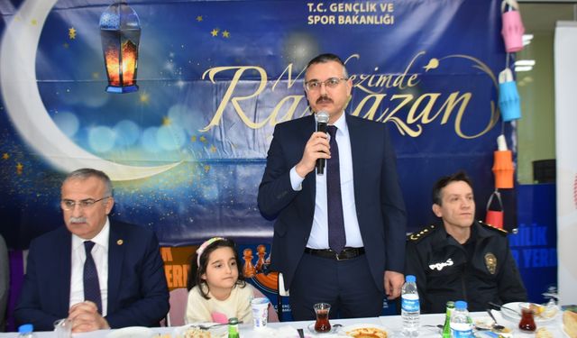 Sinop'ta üniversite öğrencileri iftar programında buluştu