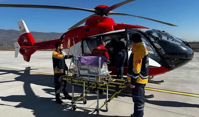 Tokat'ta ambulans helikopter 14 günlük bebek için havalandı