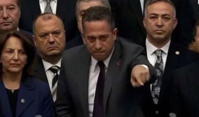Meclis'te tarihi protesto: CHP'li vekiller kürsüye çıktı, genel kurul kapatıldı