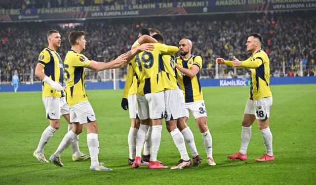 Fenerbahçe'de 11 futbolcunun bileti kesildi
