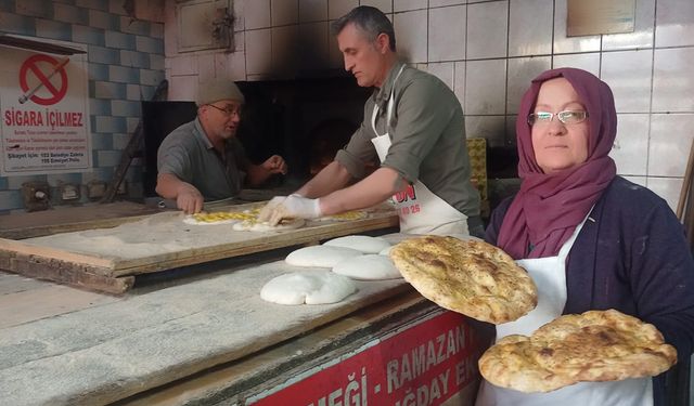 Osmancık’ta Ramazan sofralarının vazgeçilmezi pideye yoğun ilgi