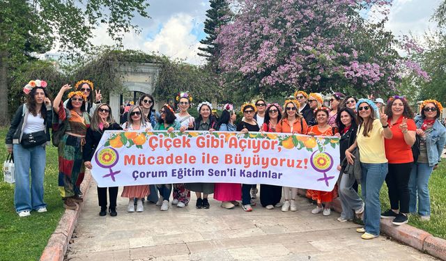 Çorumlu Kadınlardan Adana’da Anlamlı Katılım: Portakal Çiçeği Karnavalı’na Eğitim-Sen Damgası