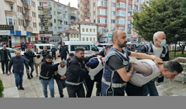 Çorum'da 1 kişinin öldüğü, 3 kişinin yaralandığı kavgayla ilgili 2 kişi tutuklandı