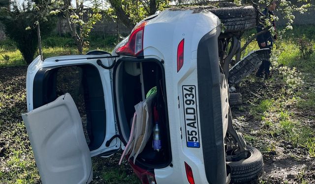 Samsun'da devrilen otomobilin sürücüsü aranıyor