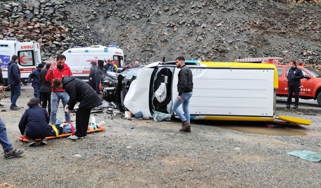 Trabzon'da trafik kazasında 6 kişi yaralandı