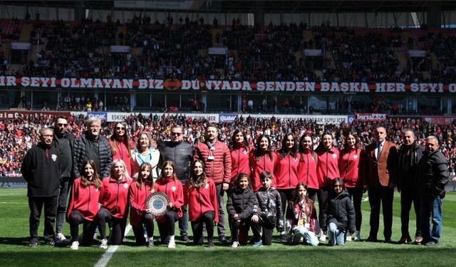 Odunpazarı Kadın Hentbol Takımı Süper Lig’de