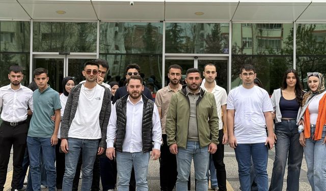 Bowling ve buz pateniyle stresi attılar! Gençlerden Başkan Onur Civan’a teşekkür
