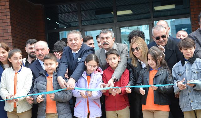 Bakan Tekin Çorum'da okul açılışı yaptı: “Eğitimde dünya standartlarının üzerindeyiz”