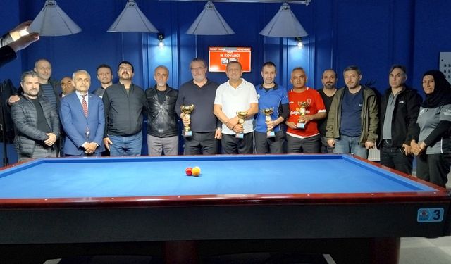 Çorum’da 3 bant bilardo heyecanı: Finalde nefesler tutuldu