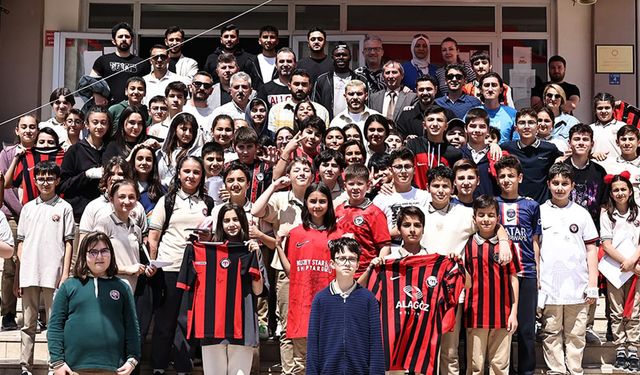 Çorum FK Futbolcularına Sevgi Seli: Öğrencilerle Unutulmaz Buluşma