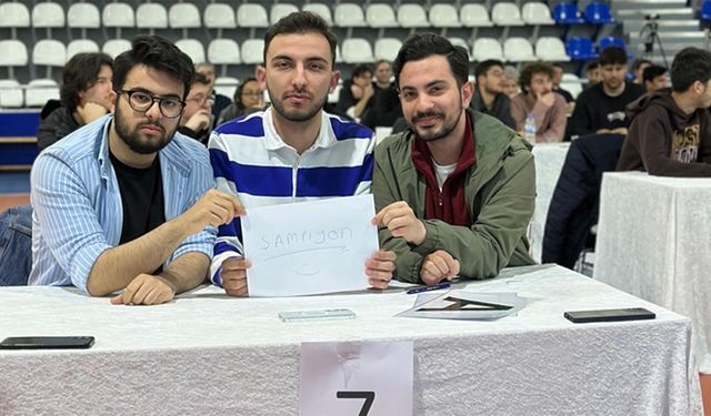 ÇORUMLU GENÇLER İSTANBUL'U FETHETTİ! | Üniversiteli hukukçular bilgi yarışmasında il birincisi oldu, bölge finaline gidiyorlar