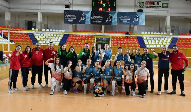 Çorum Arena Spor Kız Voleybol Takımı 2. Lig'e Yükseldi