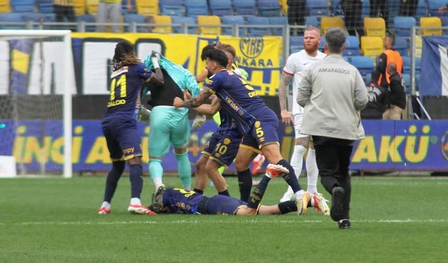 MKE Ankaragücü - Çorum FK maçının ardından oyuncular arasında kavga çıktı